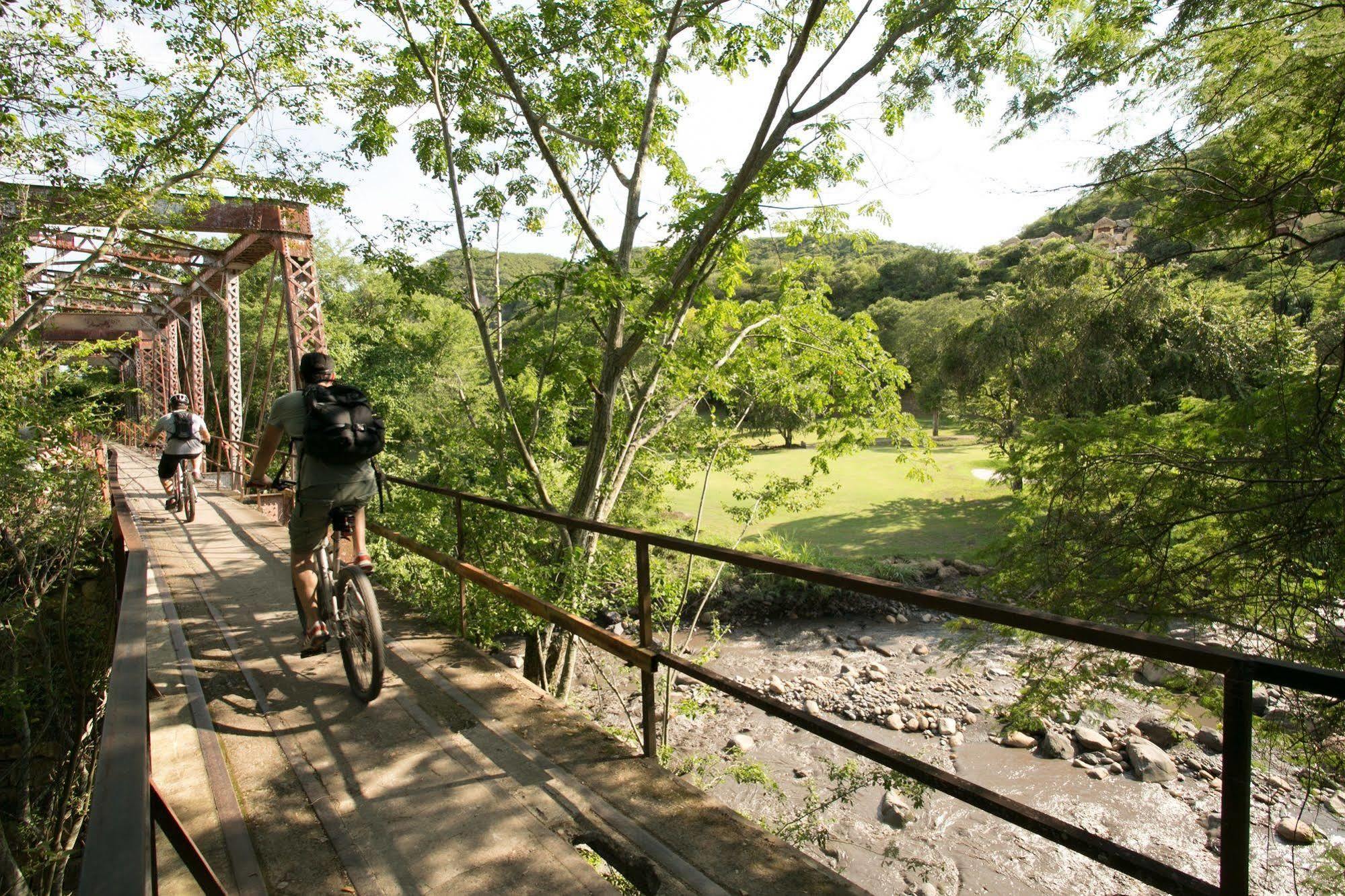 Entremonte Wellness Hotel & Spa Apulo Esterno foto